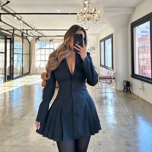 Elegant Black Pleated Women's Dress